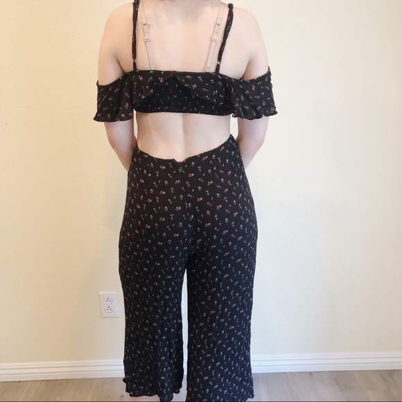 LAST CHANCE 🚨 UO floral cut out jumpsuit - Picture 3 of 5